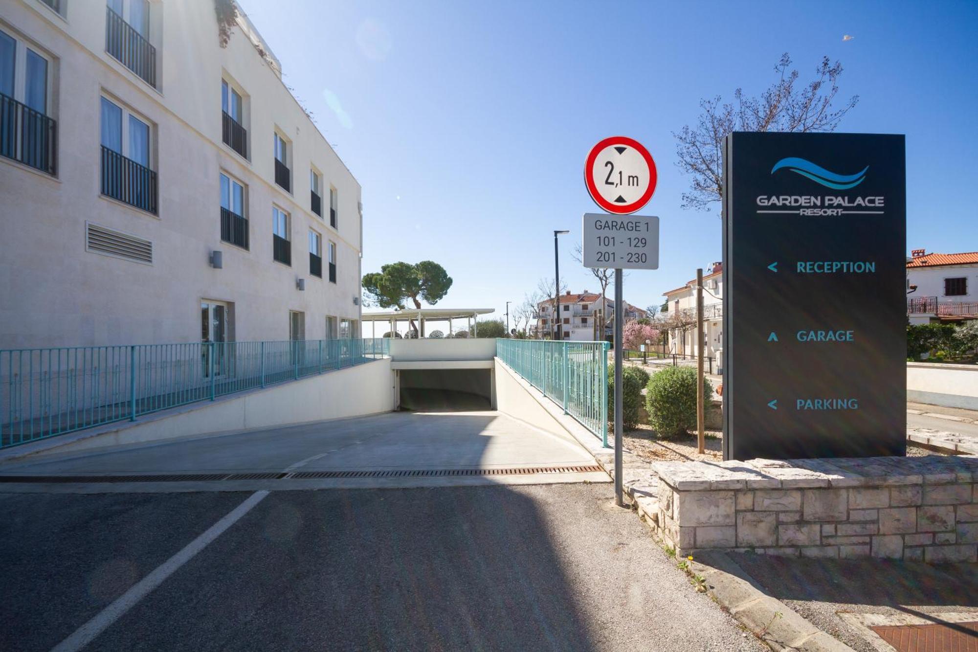 The Garden Palace Umag By Locap Group Exterior foto